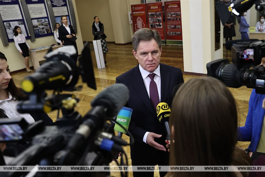 Заместитель премьер-министра Игорь Петришенко отвечает на вопросы журналистов Заместитель премьер-министра Игорь Петришенко отвечает на вопросы журналистов