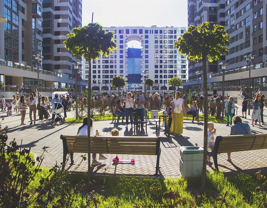 Красивейшая пешеходная улица города — бульвар Пикассо