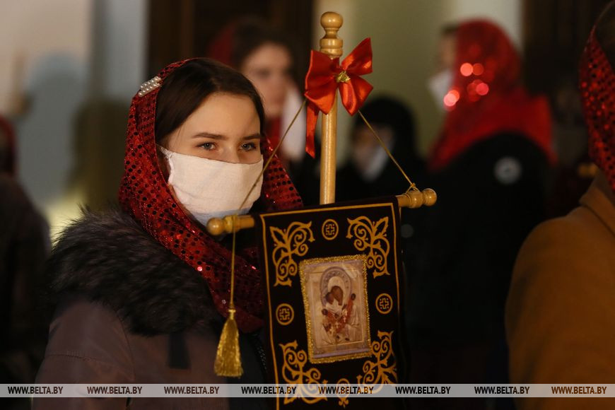Во время крестного хода вокруг Гродненского Свято-Рождество-Богородичного женского монастыря