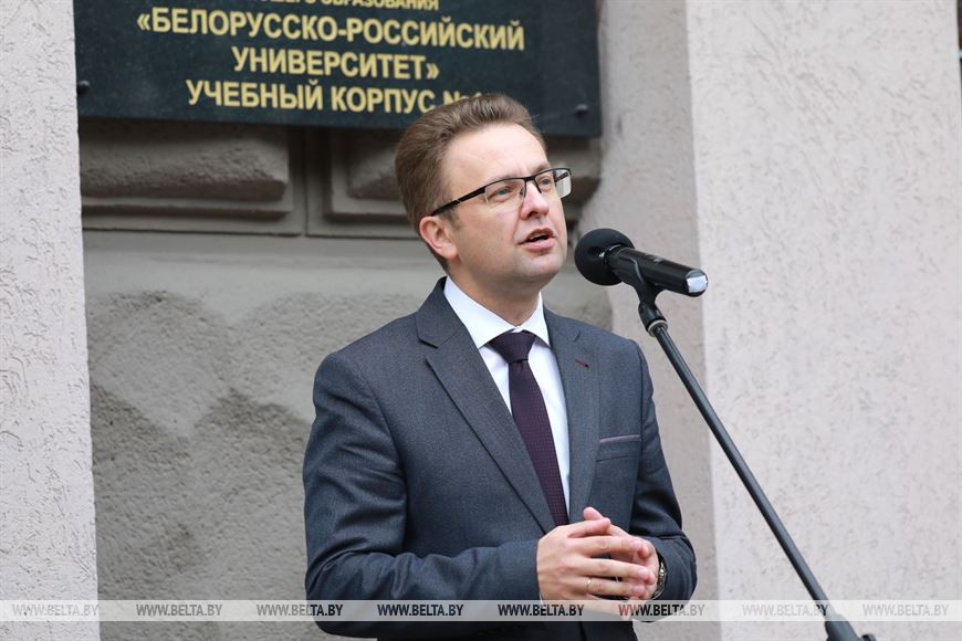 Руслан Страхар Руслан Страхар