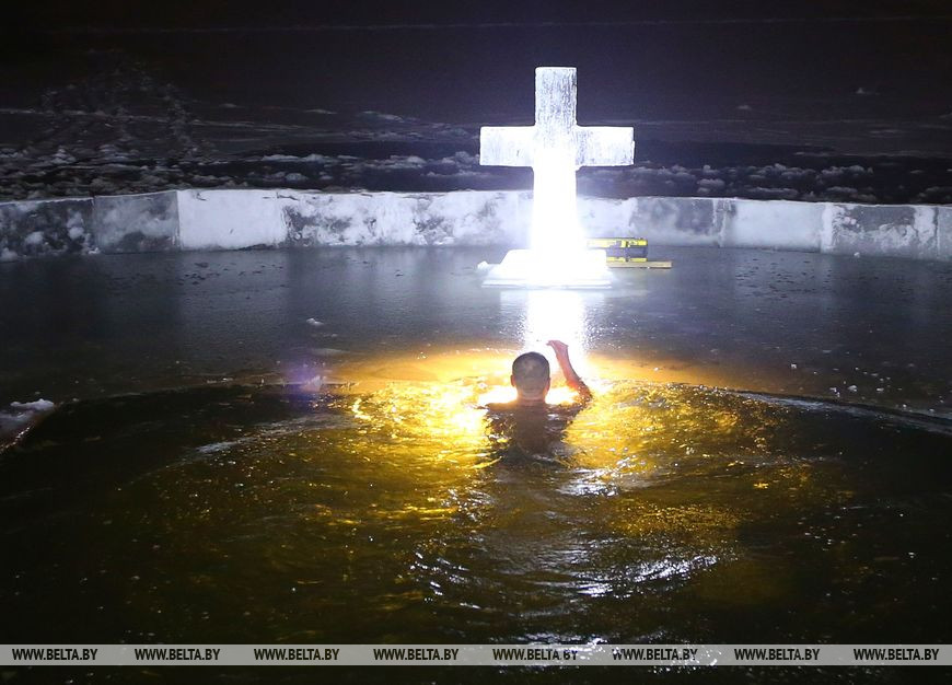 Празднование Крещения на Цнянском водохранилище. Фото Геннадия Жинкова