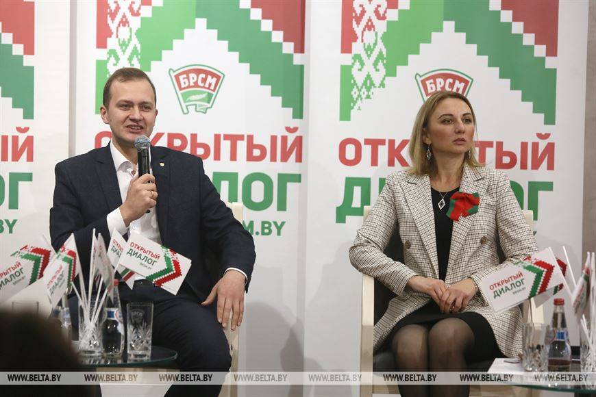 Дмитрий Воронюк и первый секретарь Гродненского областного комитета ОО "БРСМ" Анна Саросек Дмитрий Воронюк и первый секретарь Гродненского областного комитета ОО "БРСМ" Анна Саросек