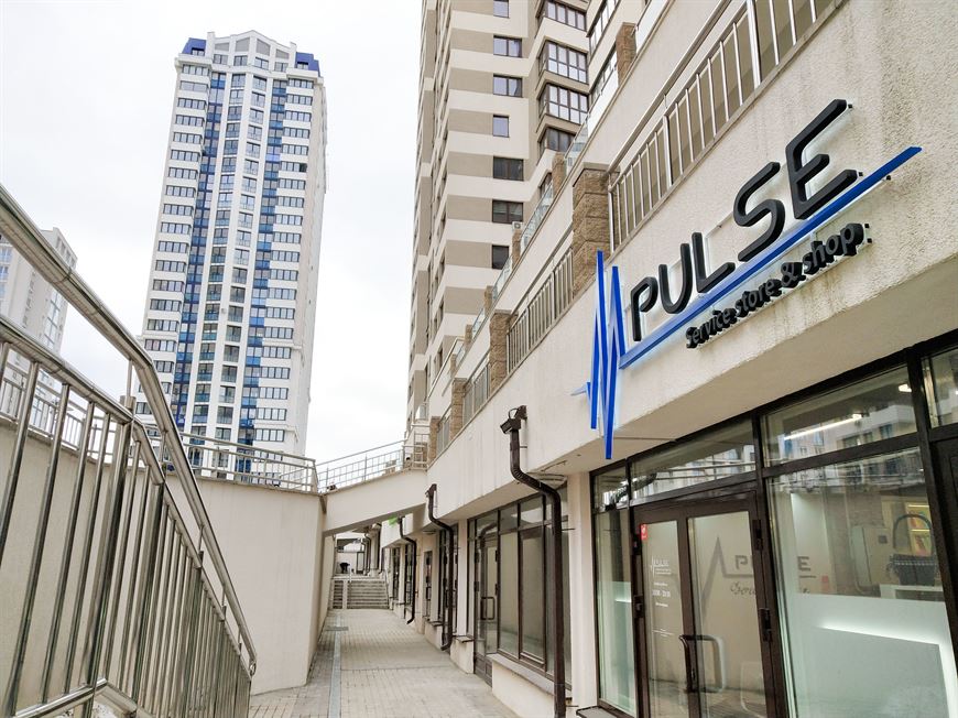 На бульваре Пикассо два первых этажа зданий отданы под развитие бизнеса