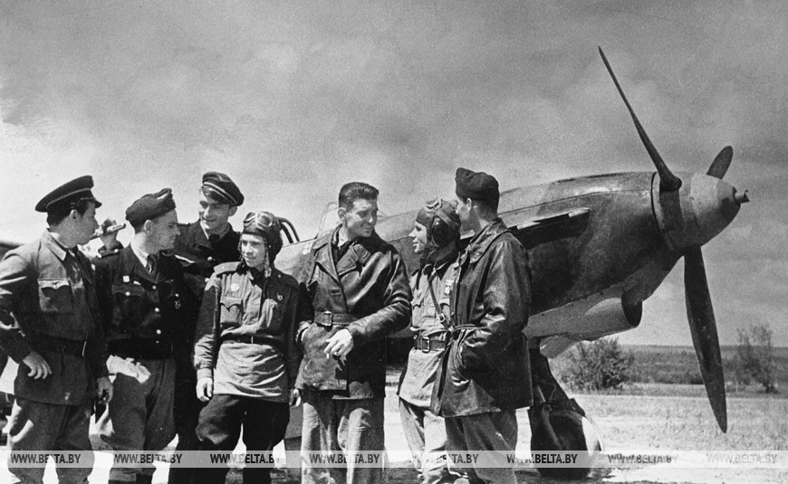 Лётчики полка "Нормандия - Неман", май 1944 года