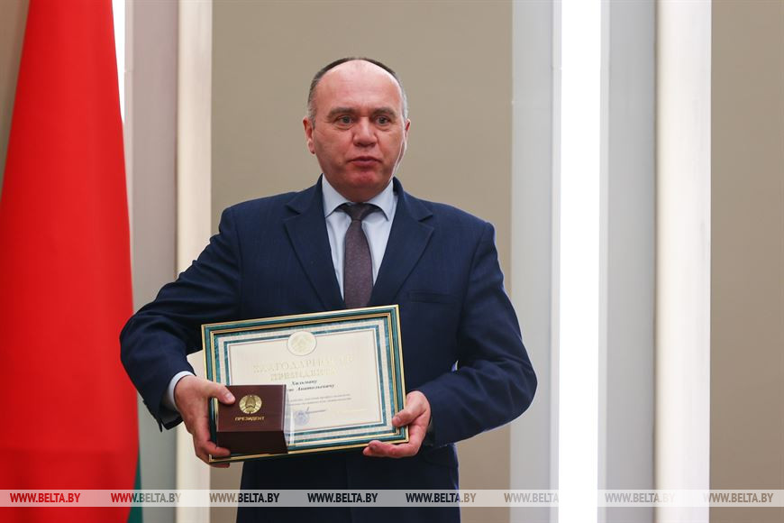 Глава администрации Советского района города Минска Сергей Хильман удостоен Благодарности Президента Глава администрации Советского района города Минска Сергей Хильман удостоен Благодарности Президента