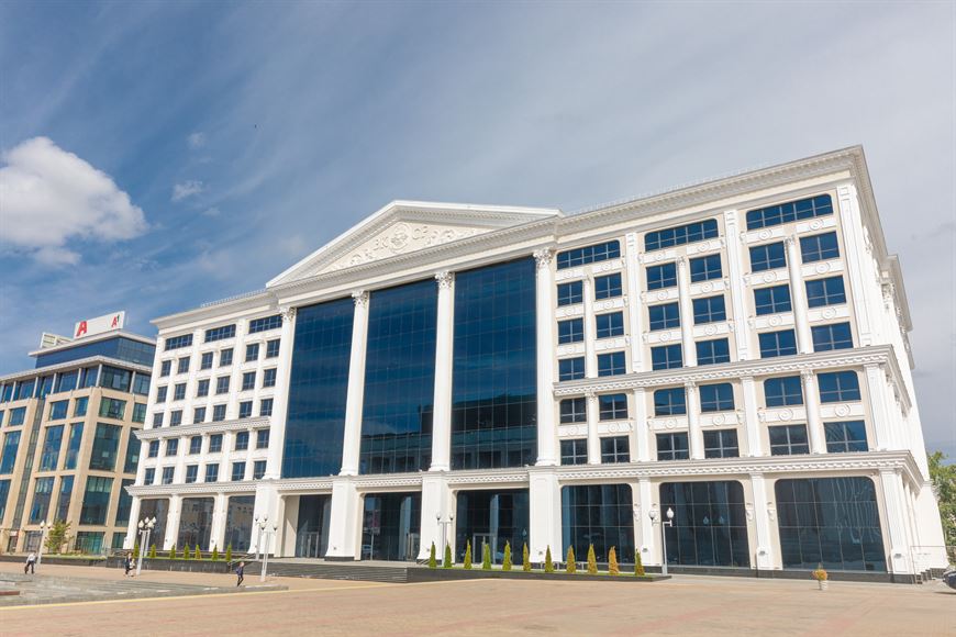 В бизнес-центре "Капитал Палас" будет работать закрытый двухэтажный паркинг на 176 автомобилей