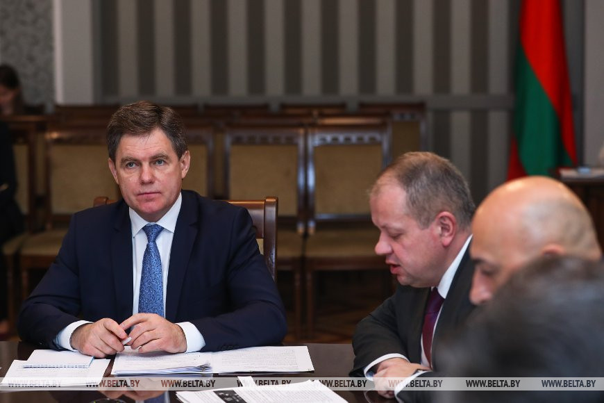 Игорь Петришенко и Юрий Бондарь во время заседания оргкомитета