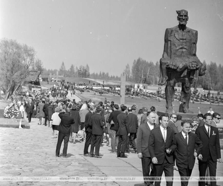 Хатынь. Празднование 25-летия Великой Победы, май 1970 года