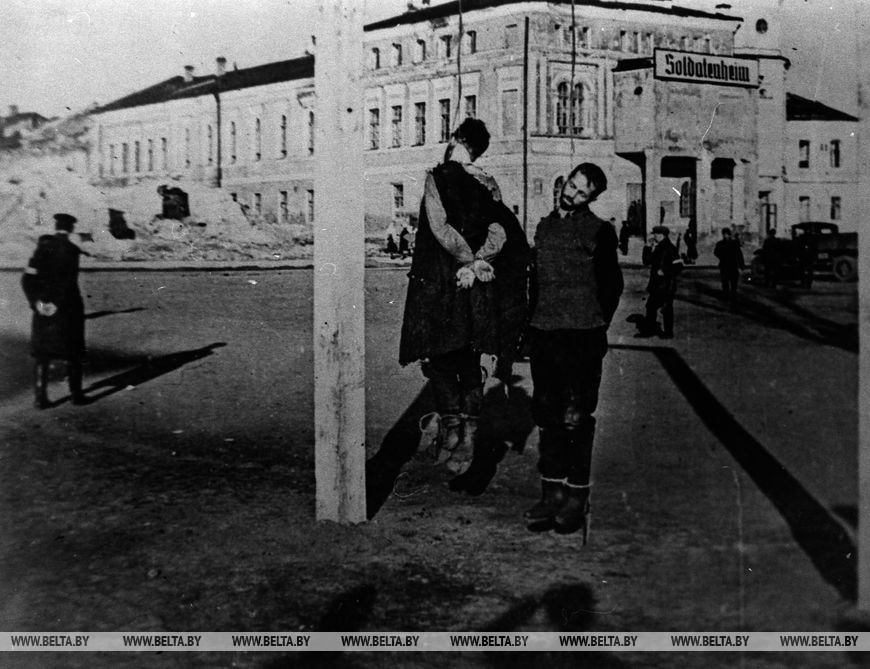Виселицы на Советской площади г. Могилева, 1942 год