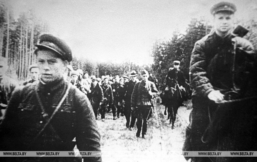 Через Витебские (Суражские) ворота белорусские патриоты пересекают линию фронта, чтобы влиться в ряды Советской Армии