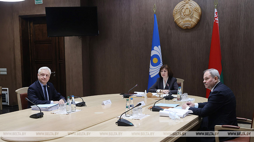 Во время заседания Во время заседания