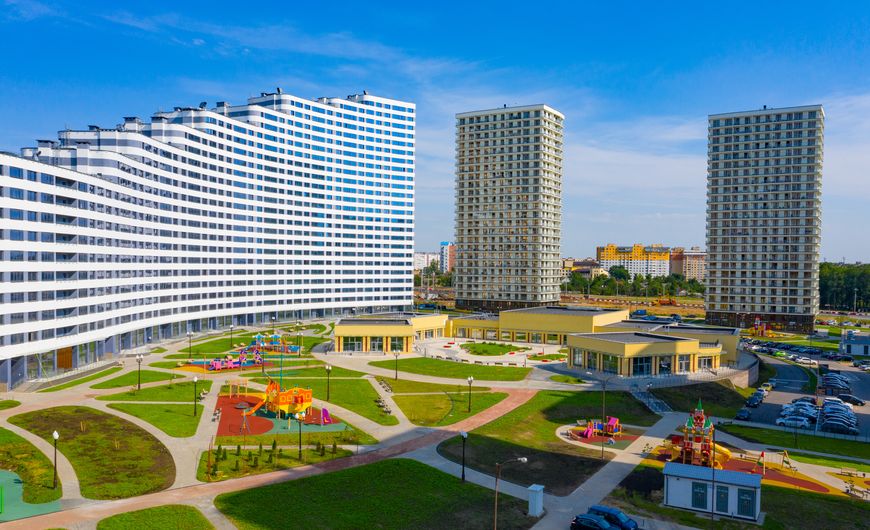 Торговый центр площадью почти 4 000 квадратных метров в квартале "Эмиратс Люкс"