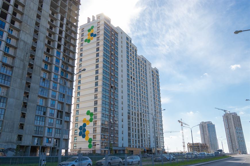 Все новостройки в комплексе Minsk World – это каркасно-монолитные дома с квартирами свободной планировки, большими окнами и лоджиями