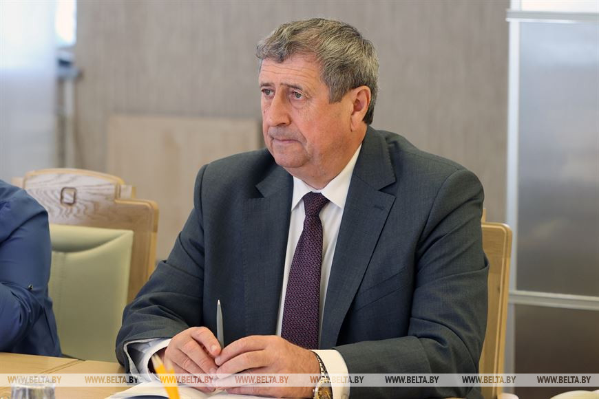 Председатель Постоянной комиссии по региональной политике и местному самоуправлению Совета Республики Михаил Русый Председатель Постоянной комиссии по региональной политике и местному самоуправлению Совета Республики Михаил Русый