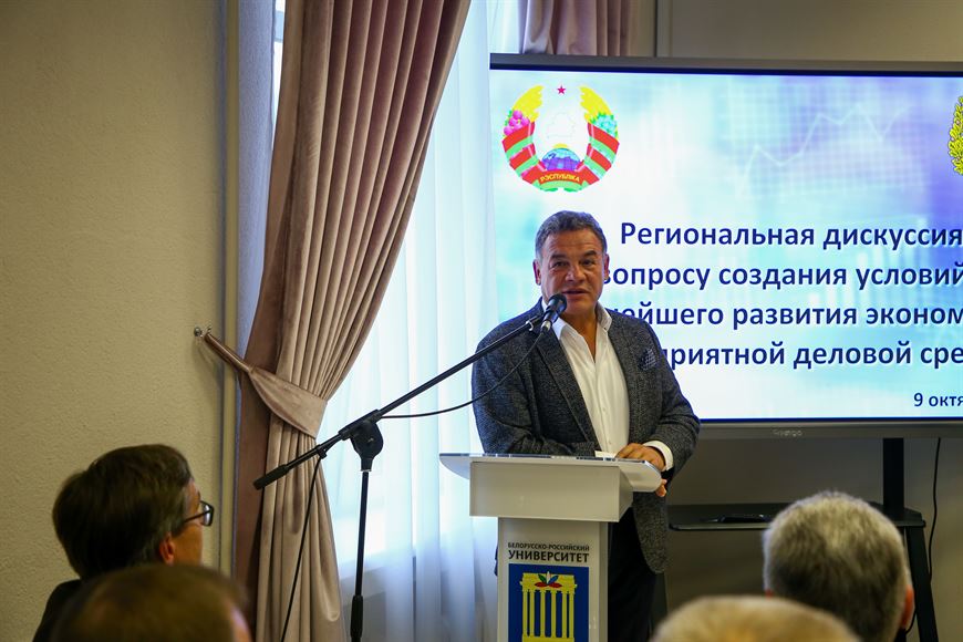 Директор завода Технолит Александр Бодяко