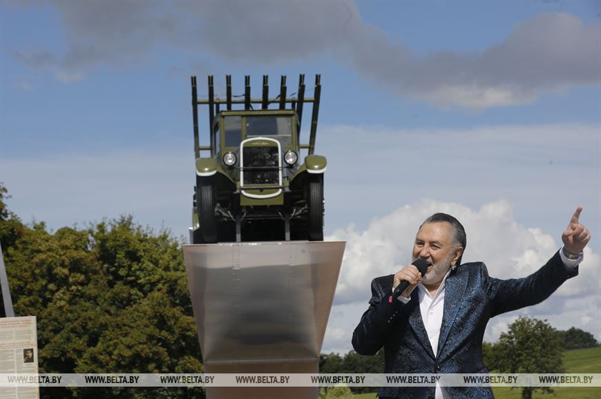 Выступает народный артист Беларуси Анатолий Ярмоленко Выступает народный артист Беларуси Анатолий Ярмоленко