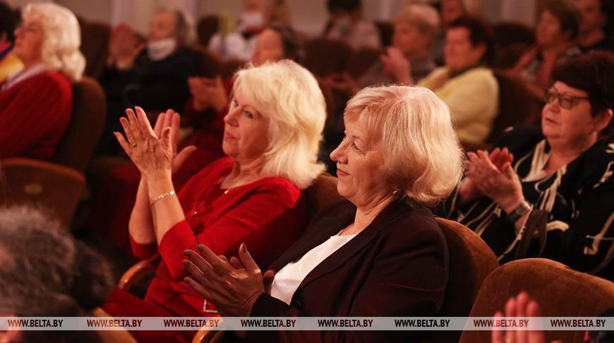 Концерт во время открытия декада "Золотой возраст"