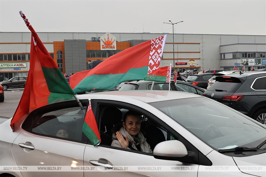 Брестские автолюбители тоже присоеденились к акции Брестские автолюбители тоже присоеденились к акции