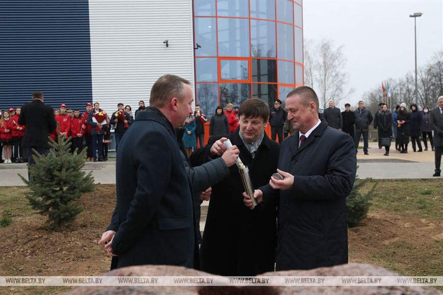 Председатель Осиповичского райисполкома Константин Жигуцкий, председатель Постоянной комиссии Палаты представителей по образованию, культуре и науке Игорь Марзалюк, председатель Могилевского облисполкома Леонид Заяц