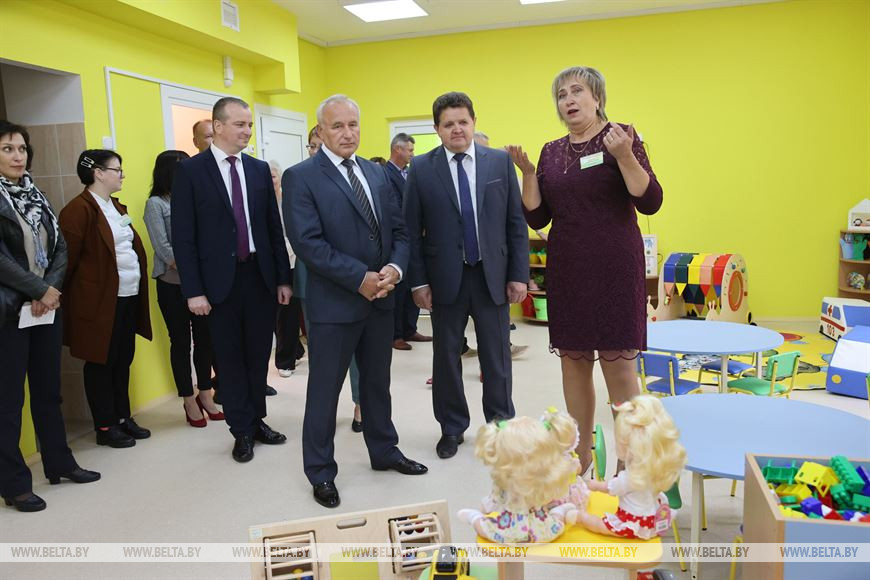 Председатель Витебского облисполкома Николай Шерстнев знакомится с детским садом Председатель Витебского облисполкома Николай Шерстнев знакомится с детским садом