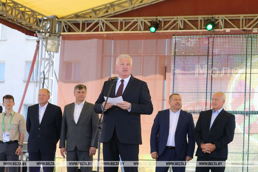 Министр образования Игорь Карпенко Министр образования Игорь Карпенко