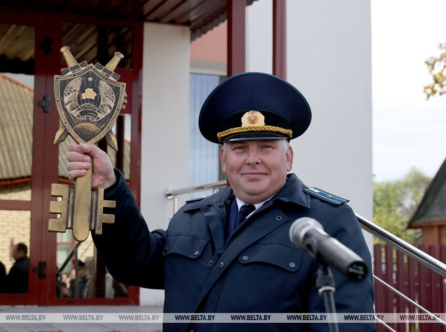 Символический ключ в руках Виталия Жигимонта Символический ключ в руках Виталия Жигимонта