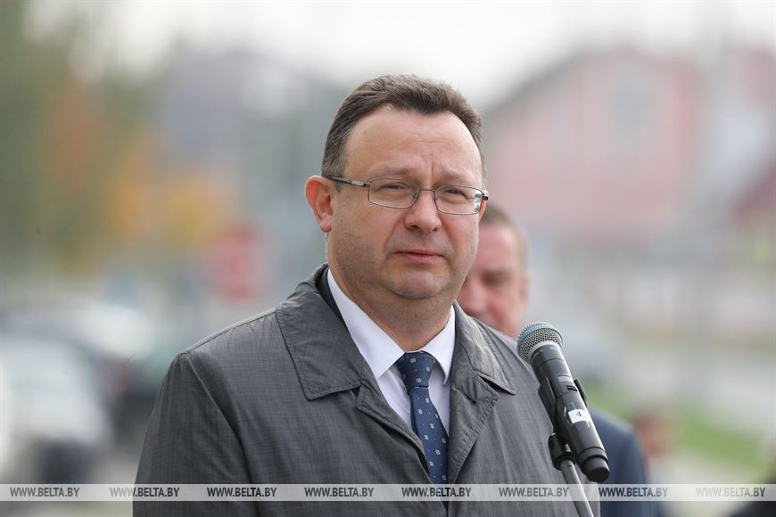 Дмитрий Пиневич во время открытия поликлиники