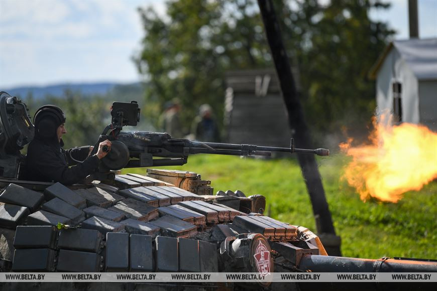 Во время стрельбы из крупнокалиберного пулемета 12,7 мм НСВТ
