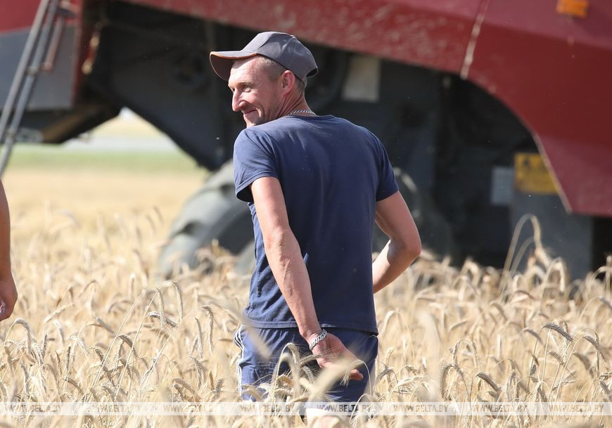 Помощник комбайнера Роман Данилик Помощник комбайнера Роман Данилик