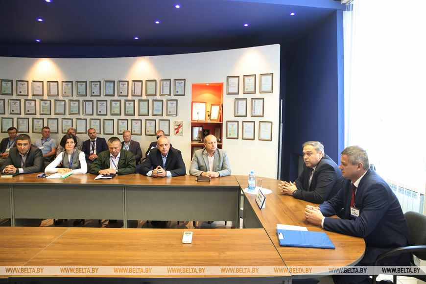 Во время общения с сотрудниками предприятия Во время общения с сотрудниками предприятия