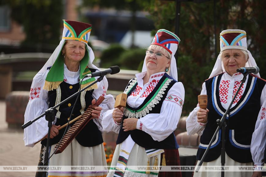 Народный театр народной песни "Матулiна песня" Народный театр народной песни "Матулiна песня"