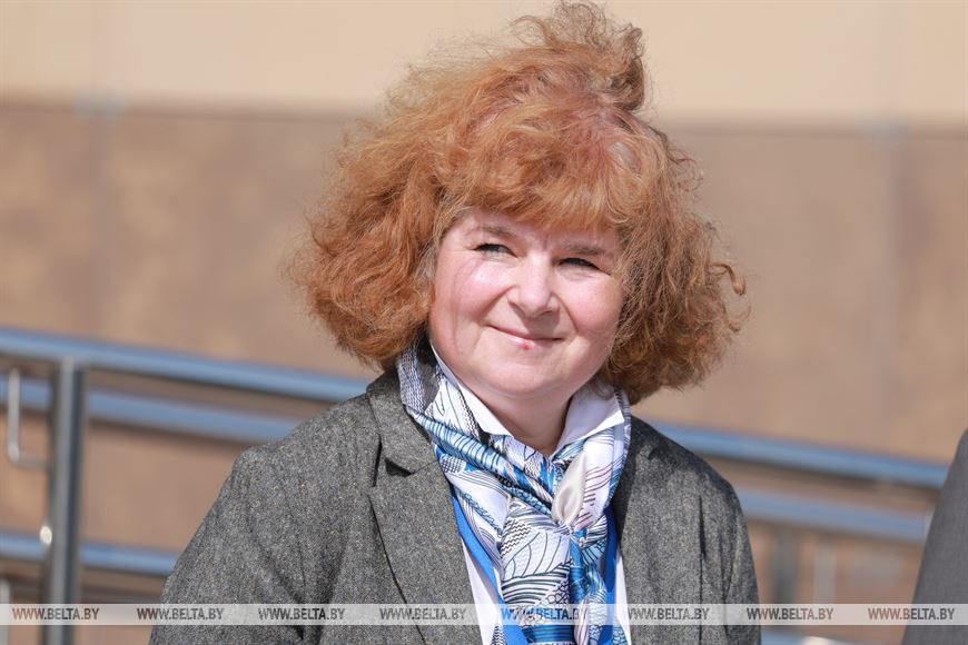 Заместитель министра энергетики Ольга Прудникова во время открытия Заместитель министра энергетики Ольга Прудникова во время открытия