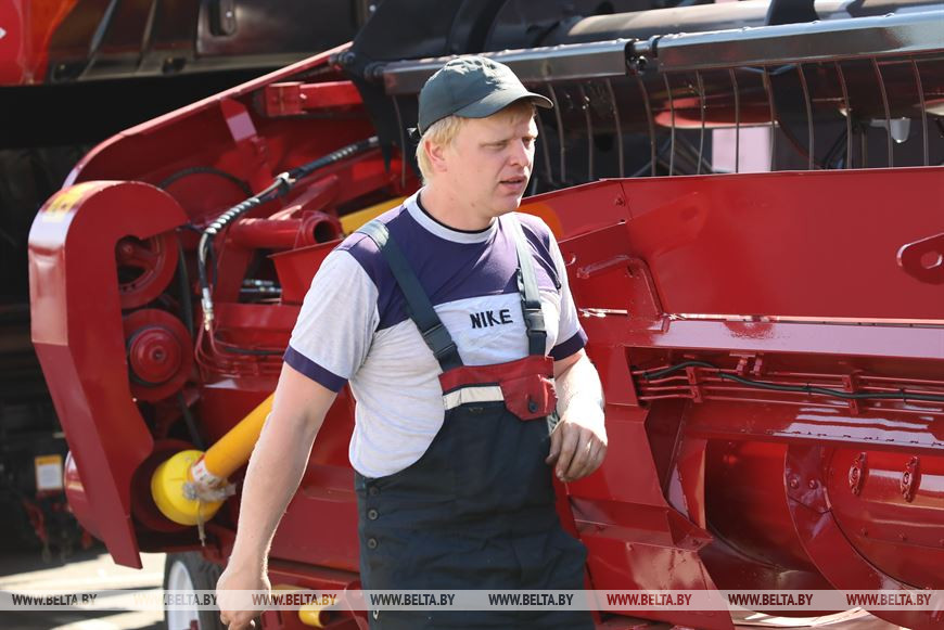 Мастер-наладчик Николай Телеш Мастер-наладчик Николай Телеш