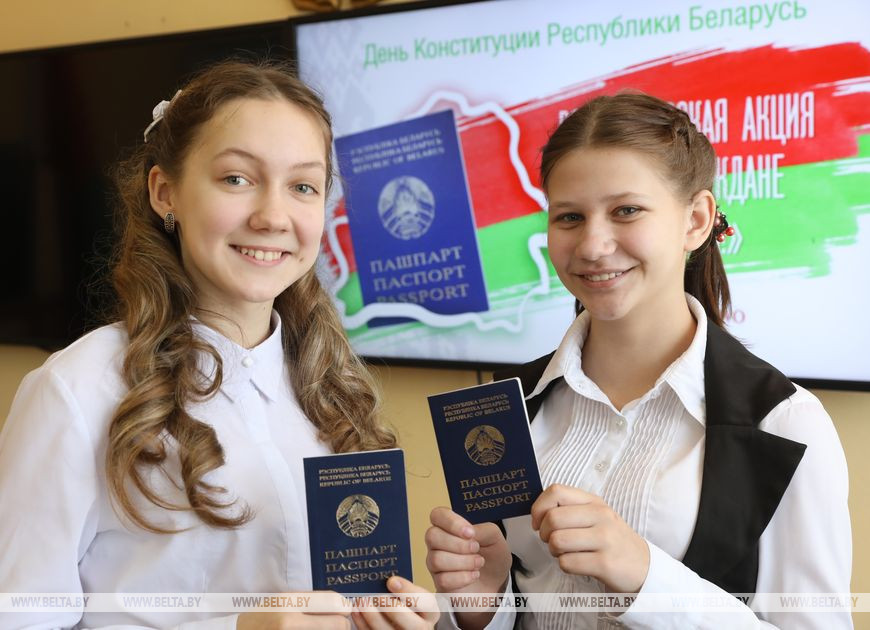 Ульяна Оганесян и Анастасия Лагуновская