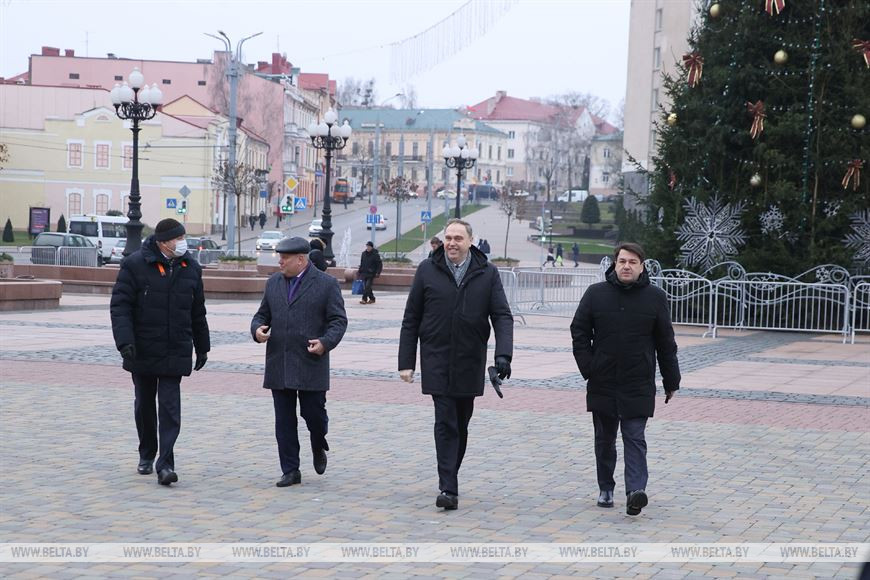Помощник Президента Республики Беларусь - инспектор по Гродненской области Юрий Караев, председатель Гродненского горисполкома Мечислав Гой, Владимир Караник, заместитель председателя Гродненского облисполкома Виктор Пранюк