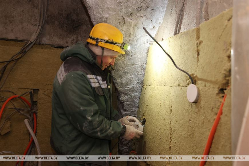 Электромонтажник ОАО «Гродножилстрой» Виталий Шпак