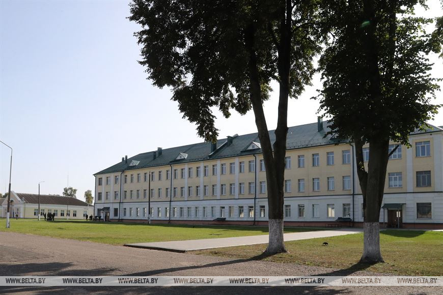 В расположении 51-й гвардейской артиллерийской бригады В расположении 51-й гвардейской артиллерийской бригады