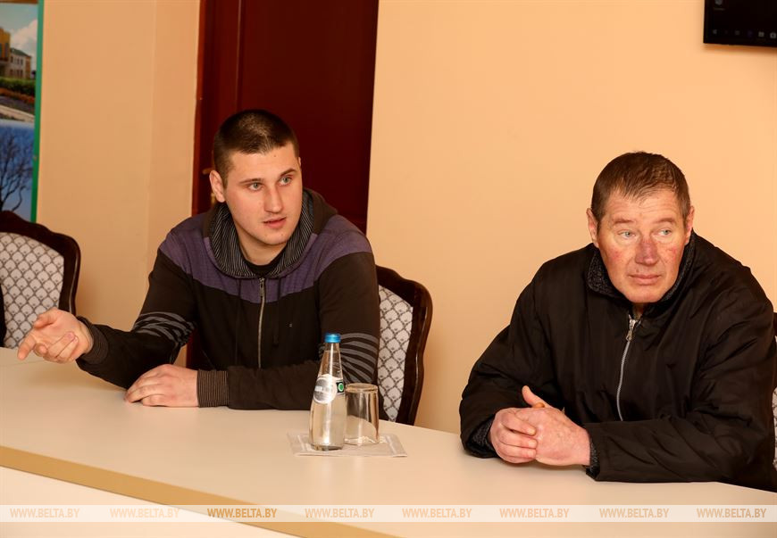 На приеме Олег Свиридов с сыном Владимиром