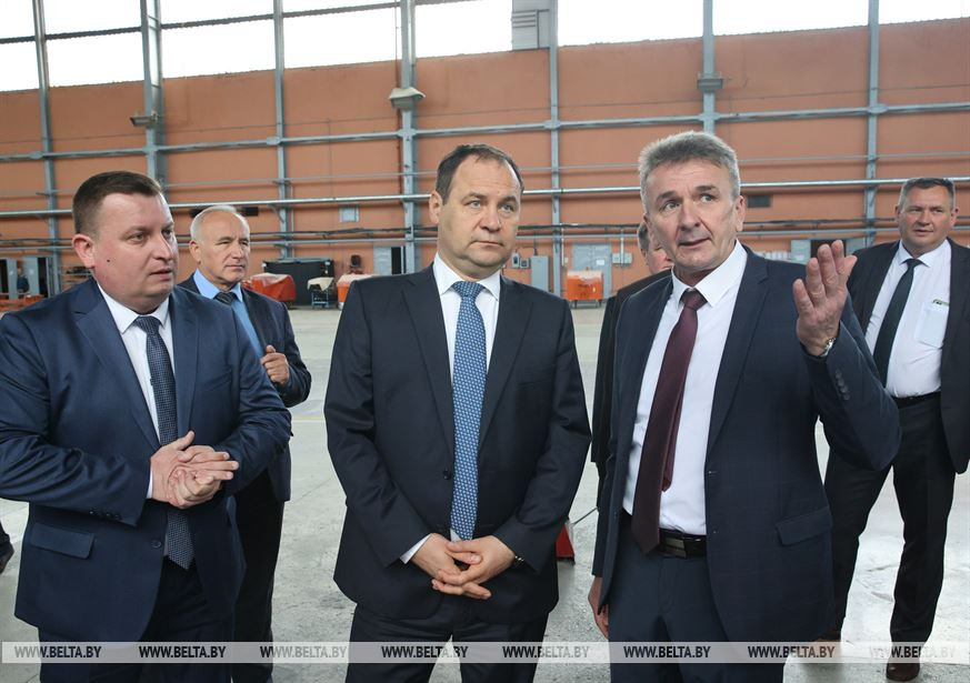 Головченко ознакомился с реконструкцией Оршанского авиаремонтного завода