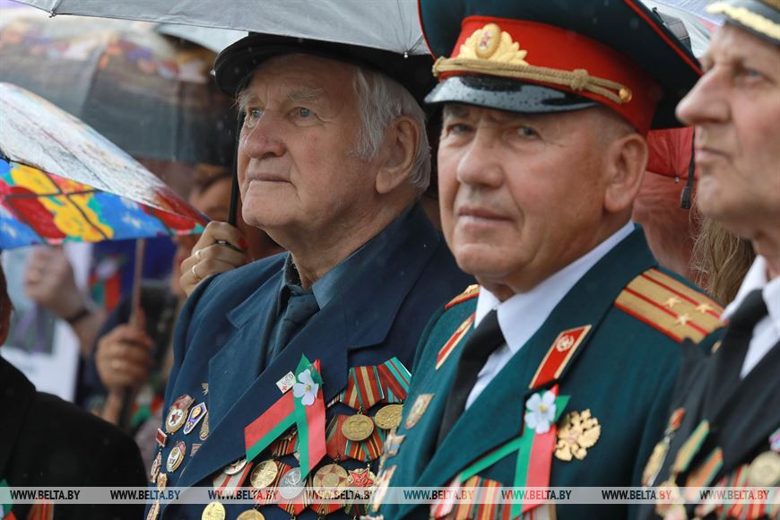 Во время митинга Во время митинга