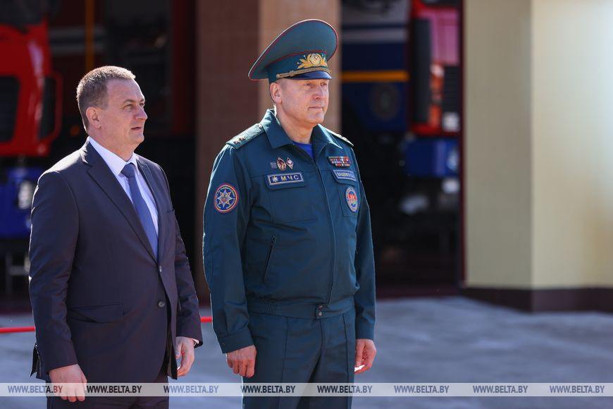 Председатель Миноблисполкома Александр Турчин и министр по чрезвычайным ситуациям Владимир Ващенко Председатель Миноблисполкома Александр Турчин и министр по чрезвычайным ситуациям Владимир Ващенко