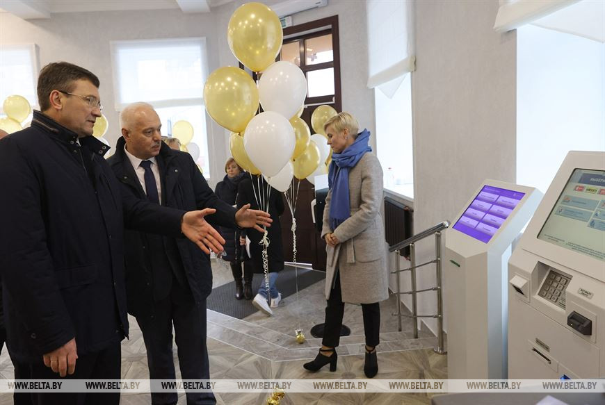 Министр связи и информатизации Константин Шульган и директор Витебского филиала РЦП "Белпочта" Сергей Максак Министр связи и информатизации Константин Шульган и директор Витебского филиала РЦП "Белпочта" Сергей Максак