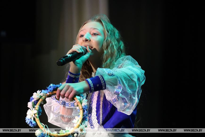 Выступает Диана Малыгина Выступает Диана Малыгина