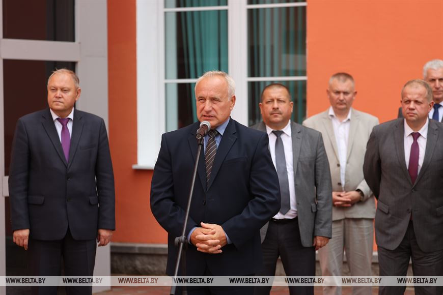 Выступает Николай Шерстнев Выступает Николай Шерстнев