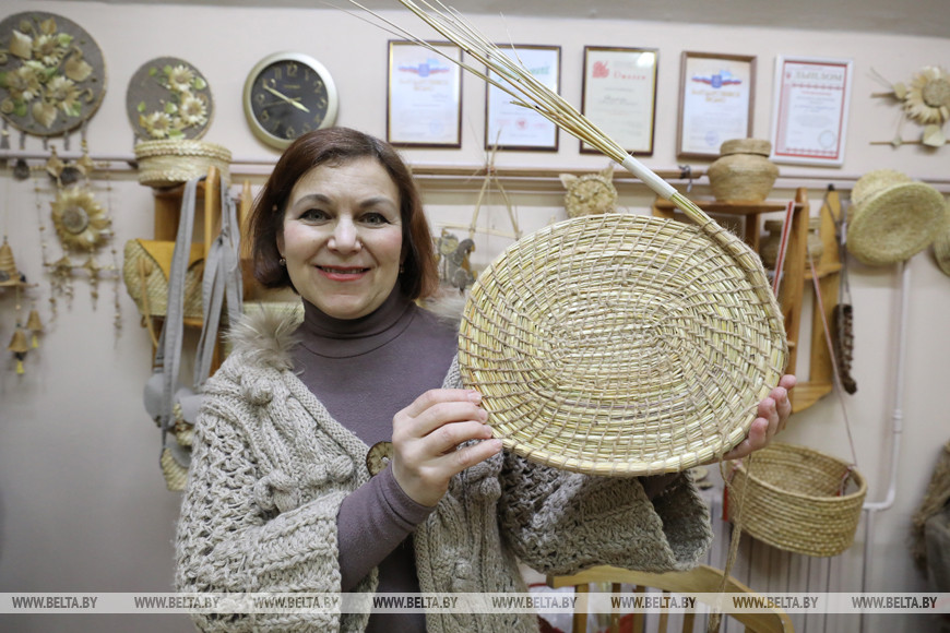Татьяна Шаврова осваивает спиральное плетение