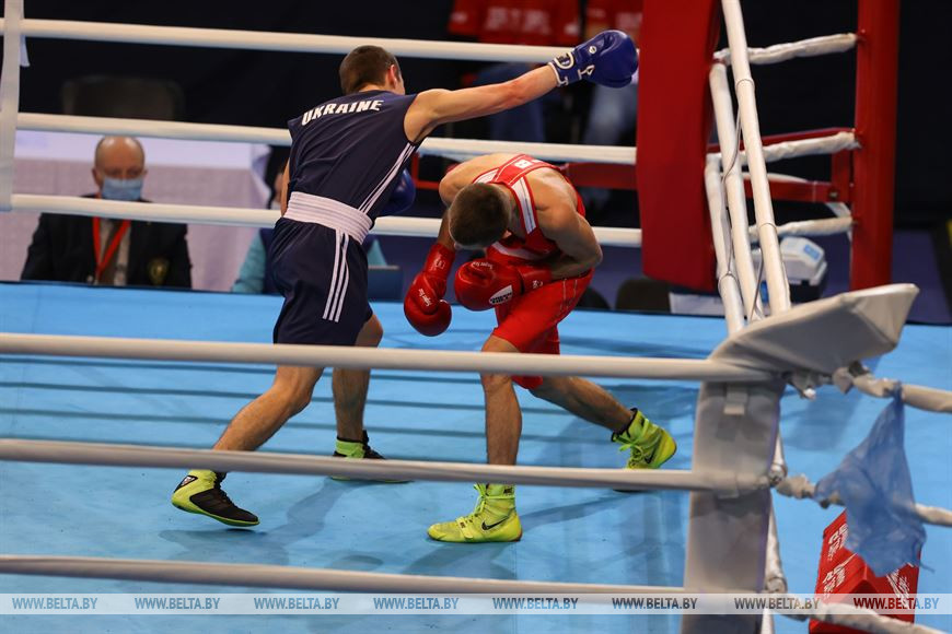 Бой в весовой категории 52 килограмма Владислав Смоловский (Беларусь) и Данила Катехин (Украина)