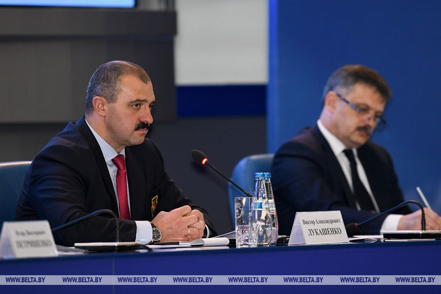 Первый вице-президент НОК Беларуси Виктор Лукашенко и министр спорта и туризма Сергей Ковальчук
