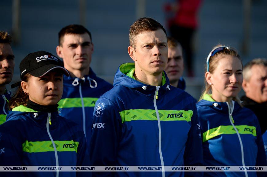 Национальная команда по биатлону на открытии соревнований Национальная команда по биатлону на открытии соревнований