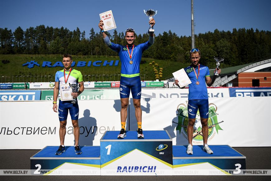 Призеры мужского спринта: Антон Смольский, Дмитрий Лазовский и Сергей Бочарников Призеры мужского спринта: Антон Смольский, Дмитрий Лазовский и Сергей Бочарников