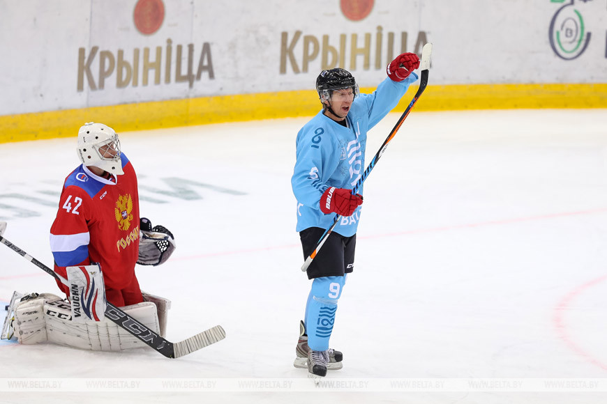 Российские хоккеисты встретились со сборной Балтии в матче Рождественского турнира